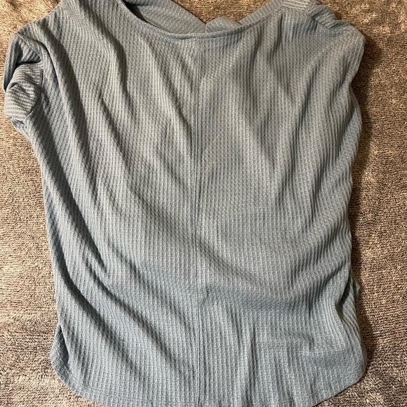 Lightweight sweater by shop basic. Color is a slate blue. Size L - Picture 3 of 3